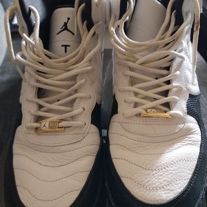 Jordan Size 10.5 White and Gold